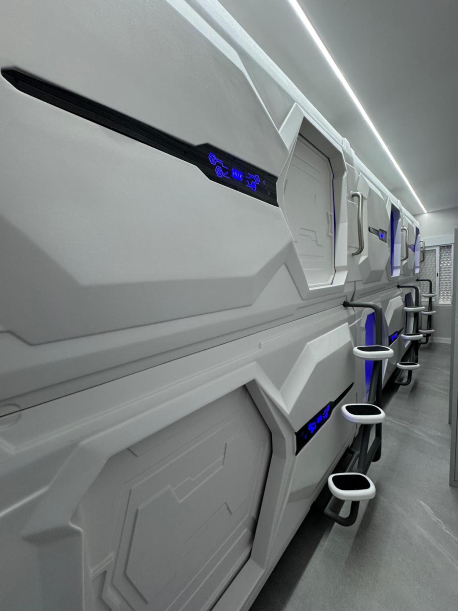 Hostel Space Capsule Madrid Eksteriør bilde