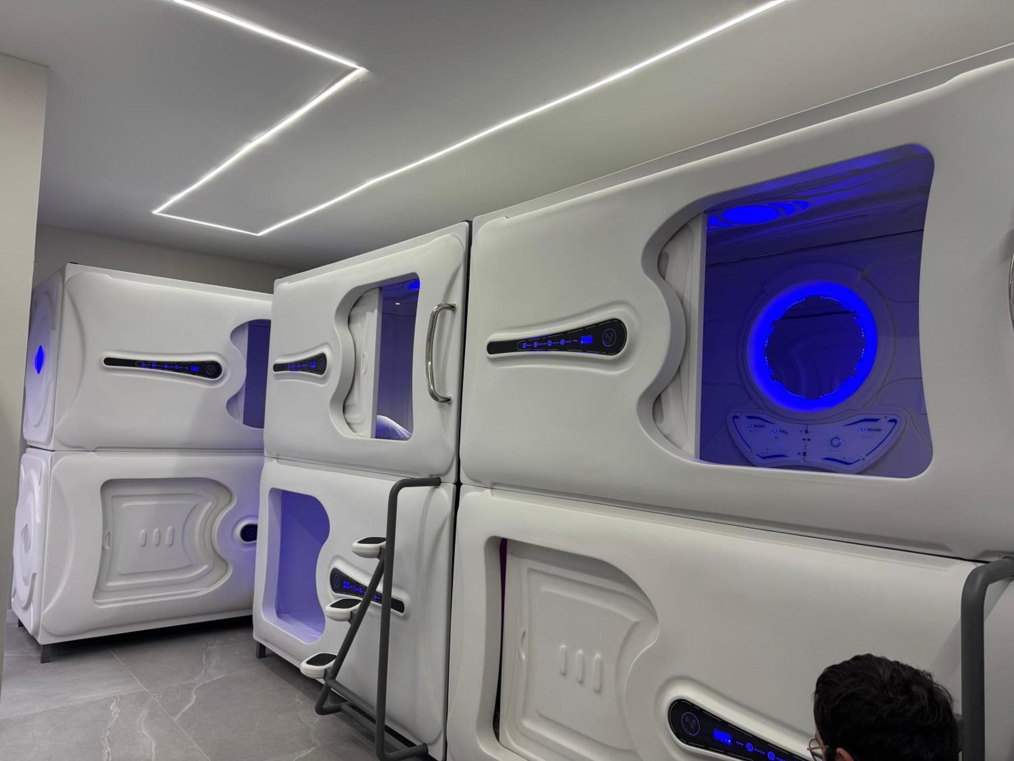 Hostel Space Capsule Madrid Eksteriør bilde
